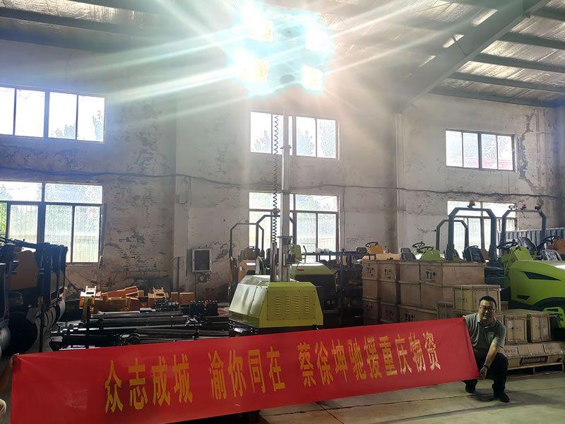 蔡徐坤為重慶捐贈奔馬照明車等救災(zāi)物資，傳遞偶像正能量